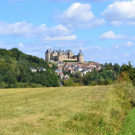 3 Bedroom In Hébergement de vacances Biras