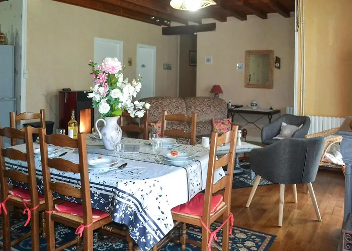 Ferienhaus Stunning In With Kitchenette Biras